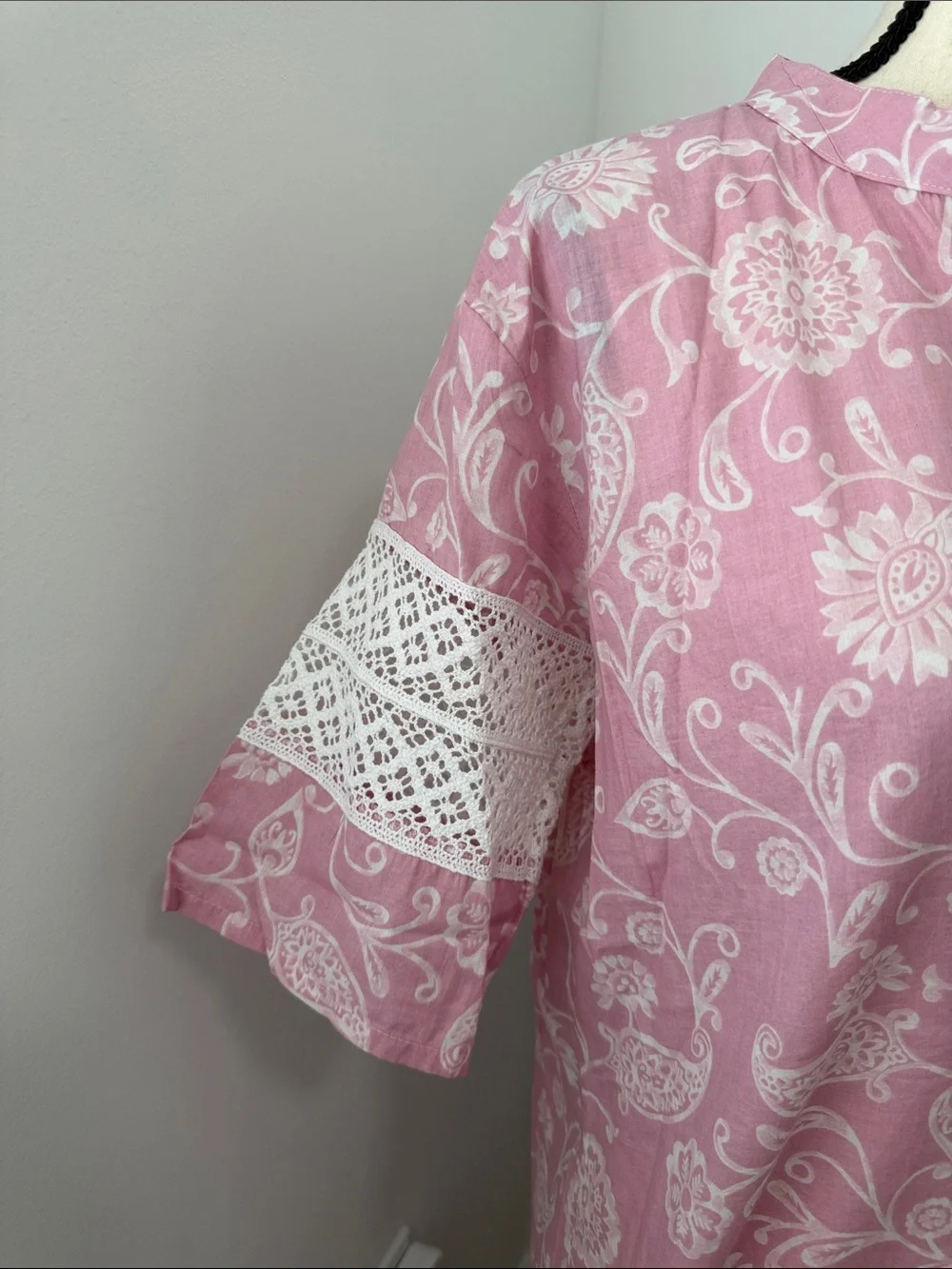Julia Amory Pink and White Majorelle Caftan Paisley Maxi Dress.  Sz M - Picture 4 of 12